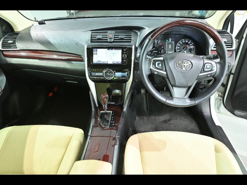 TOYOTA PREMIO