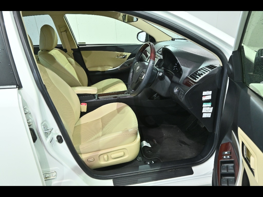 TOYOTA PREMIO