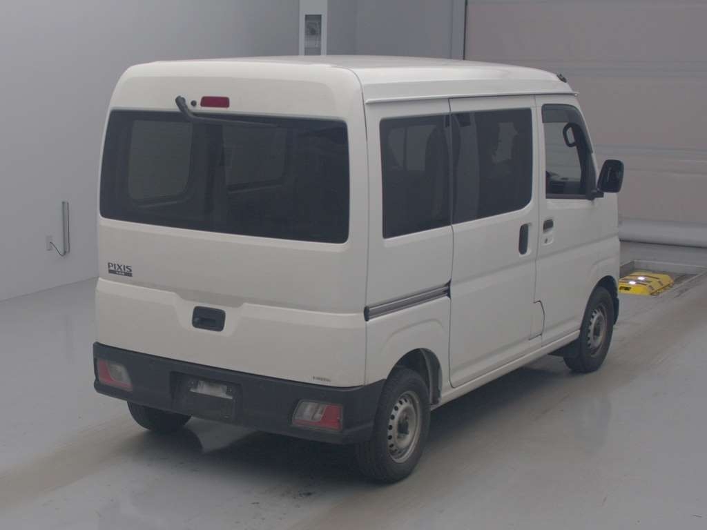 TOYOTA PIXIS VAN