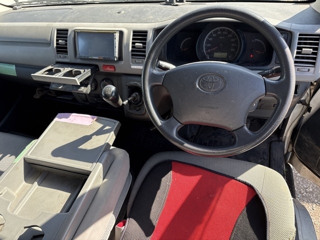 TOYOTA REGIUS ACE