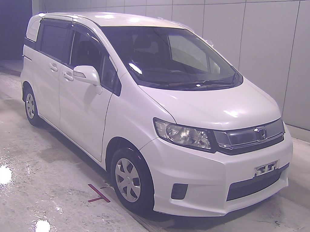 HONDA FREED SPIKE