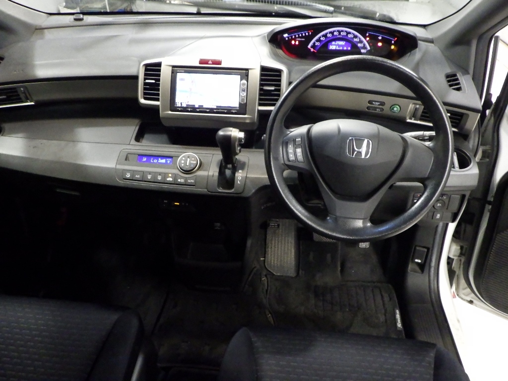 HONDA FREED SPIKE