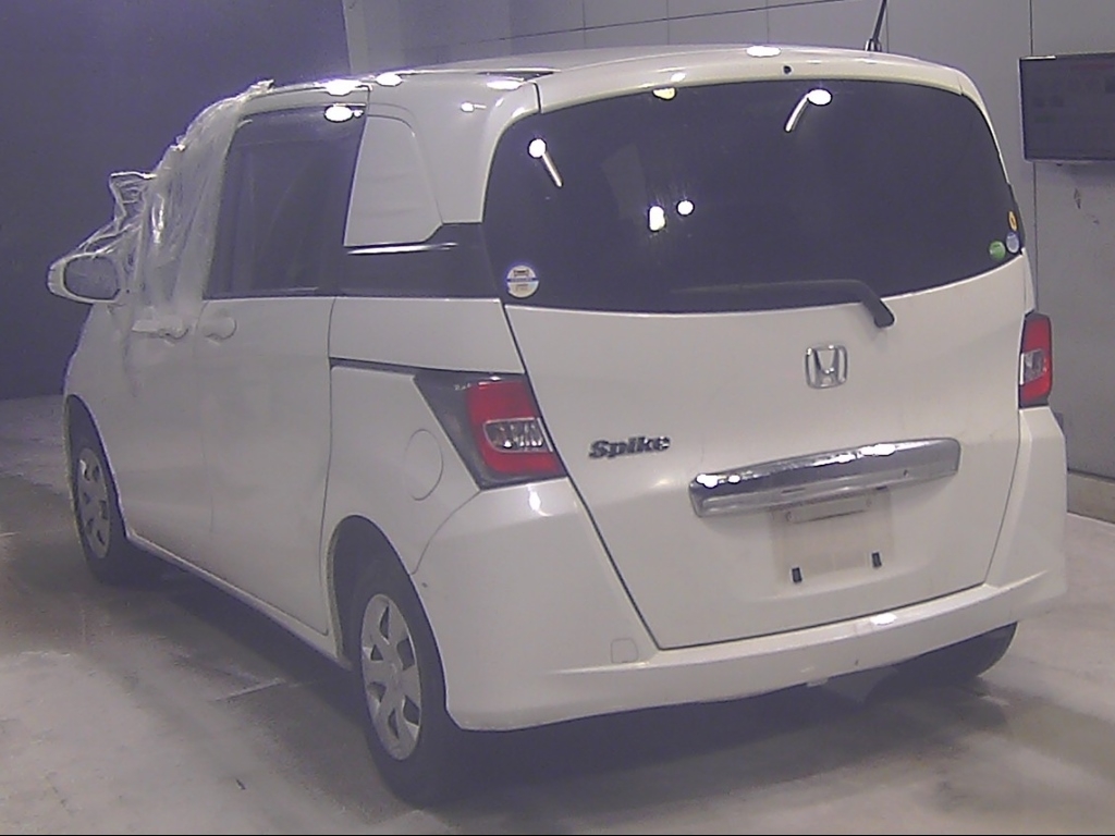 HONDA FREED SPIKE