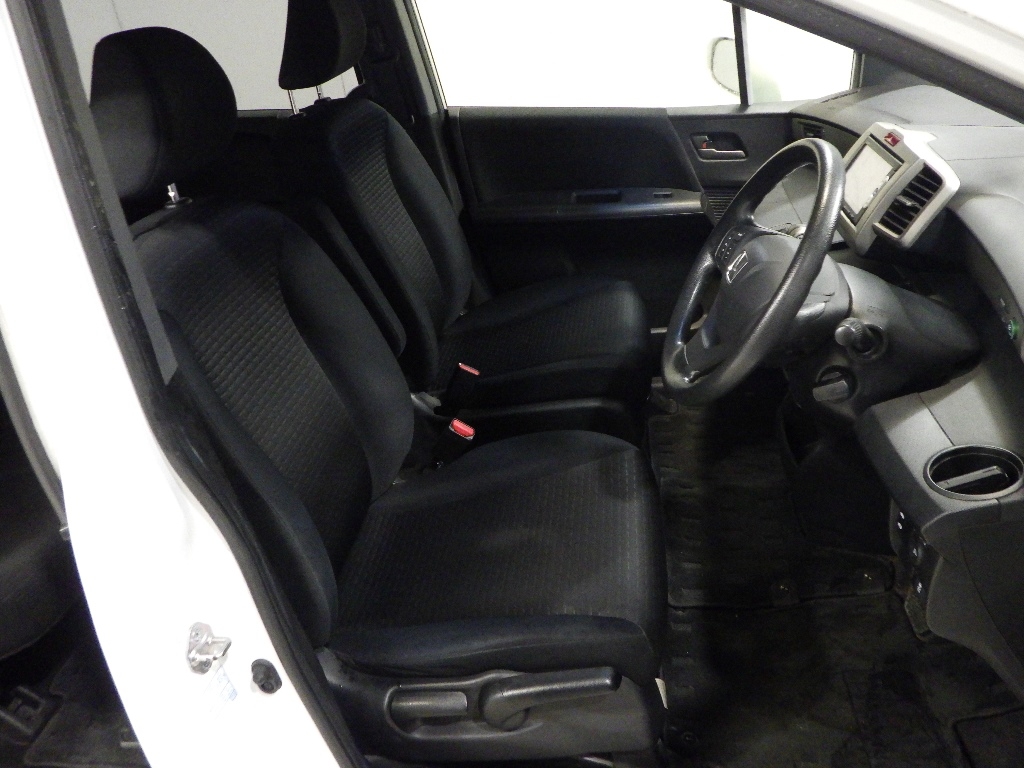 HONDA FREED SPIKE