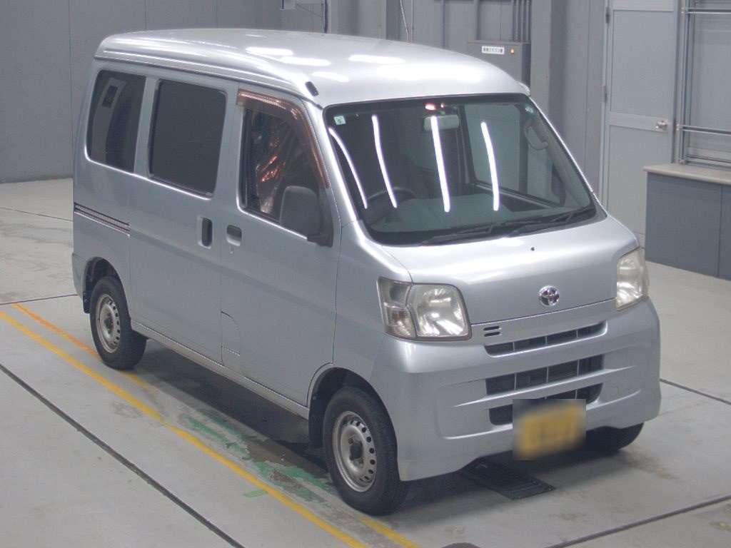 TOYOTA PIXIS VAN