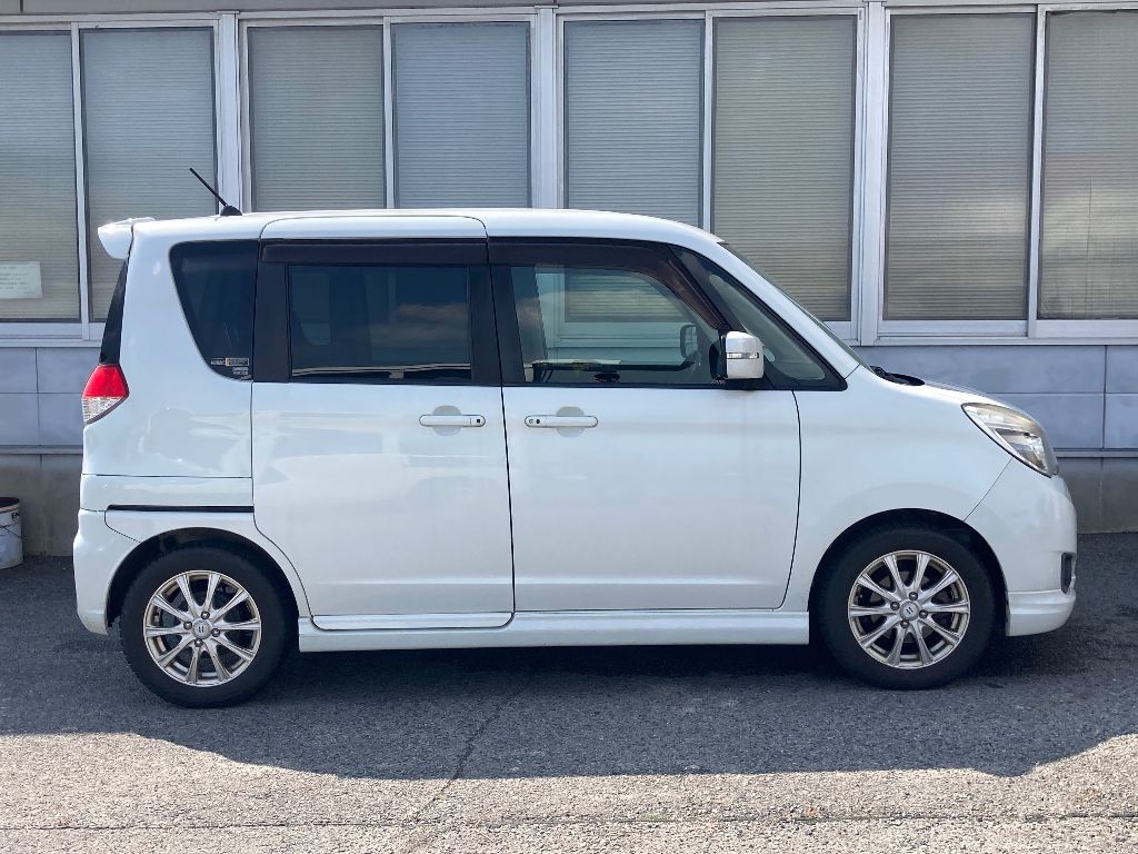 MITSUBISHI DELICA D:2