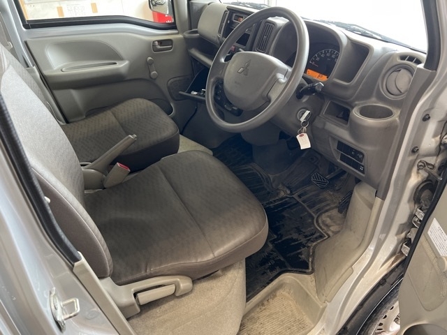 MITSUBISHI MINICAB