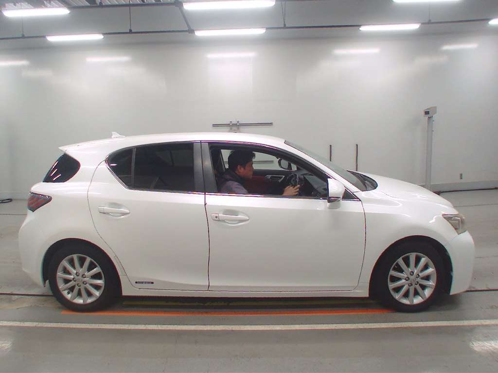 LEXUS CT200H