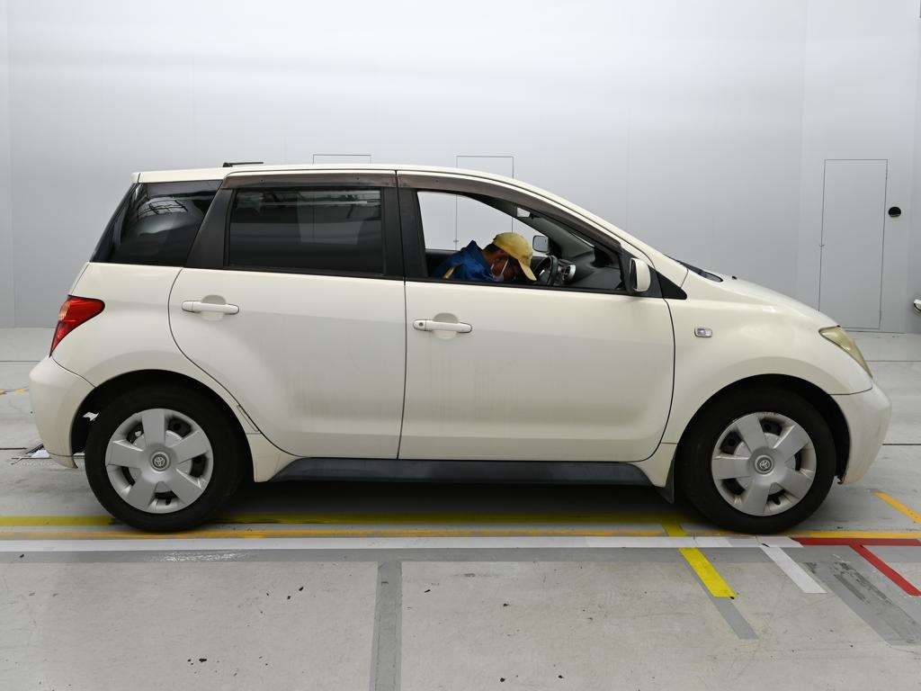 TOYOTA IST