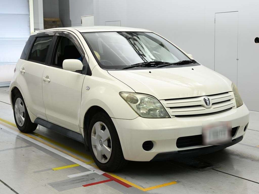 TOYOTA IST