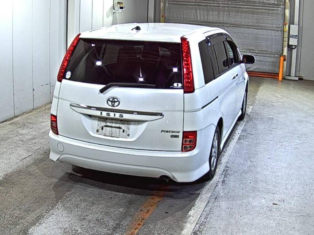 TOYOTA ISIS