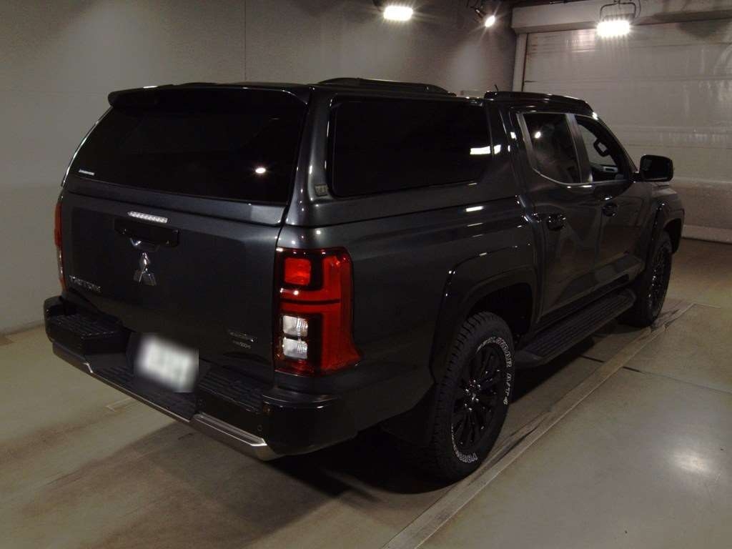 MITSUBISHI TRITON