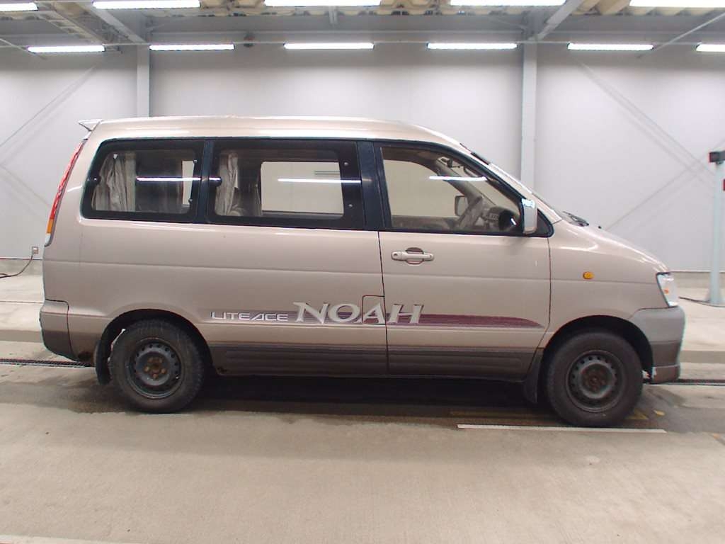 TOYOTA LITE ACE NOAH