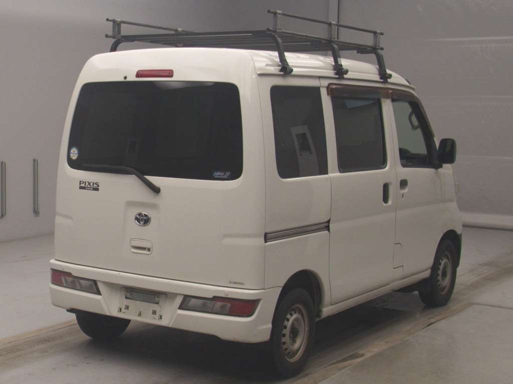TOYOTA PIXIS VAN