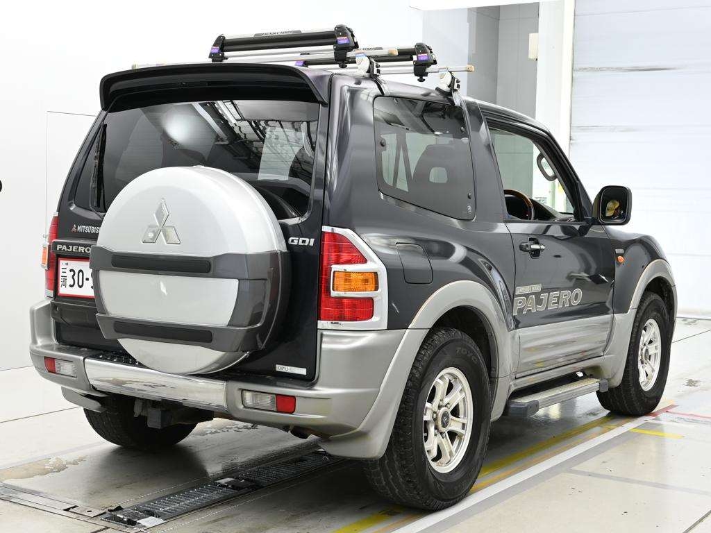 MITSUBISHI PAJERO