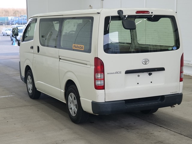 TOYOTA REGIUS ACE