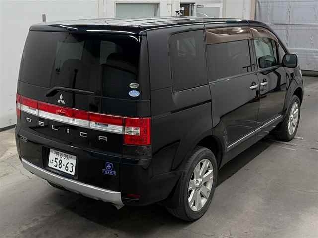 MITSUBISHI DELICA D:5