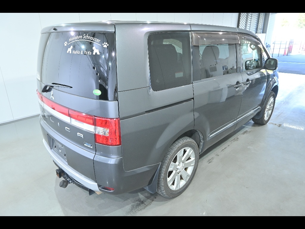 MITSUBISHI DELICA D:5
