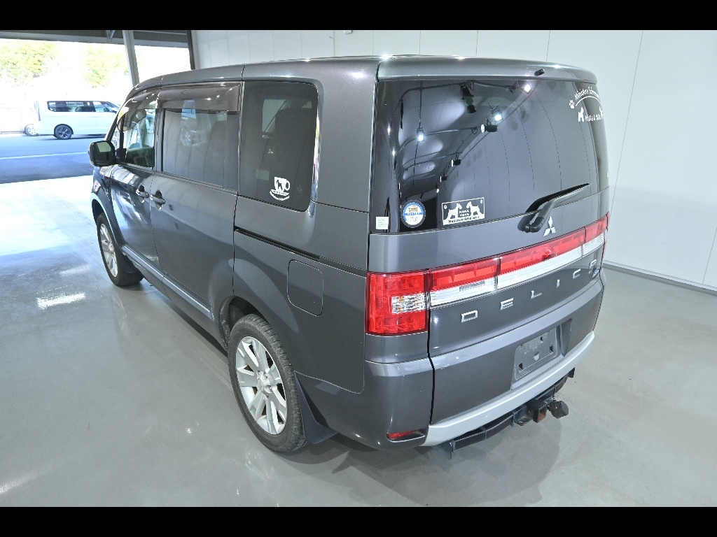 MITSUBISHI DELICA D:5