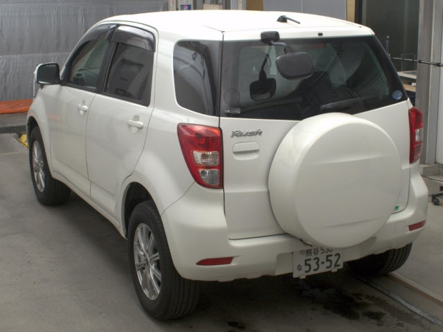 TOYOTA RUSH