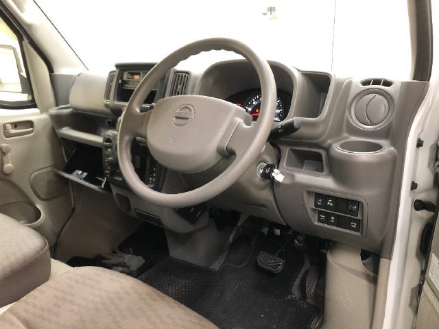 NISSAN NV100 CLIPPER