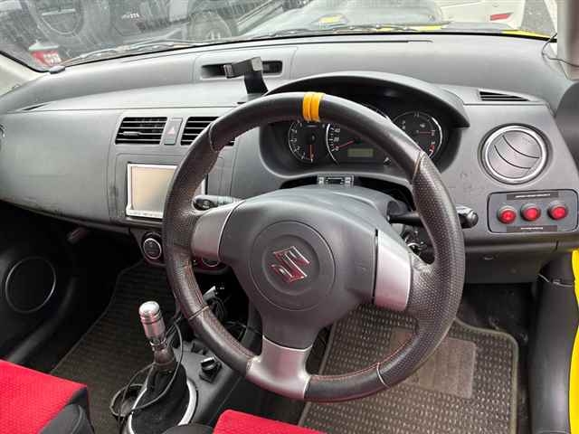 SUZUKI SWIFT