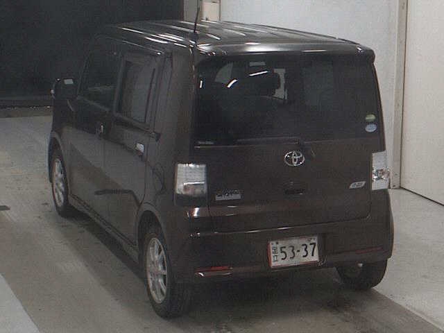 TOYOTA PIXIS SPACE