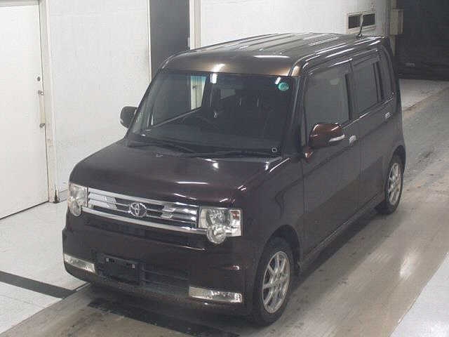 TOYOTA PIXIS SPACE