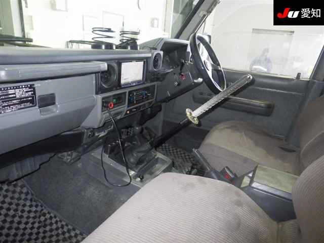 TOYOTA LAND CRUISER
