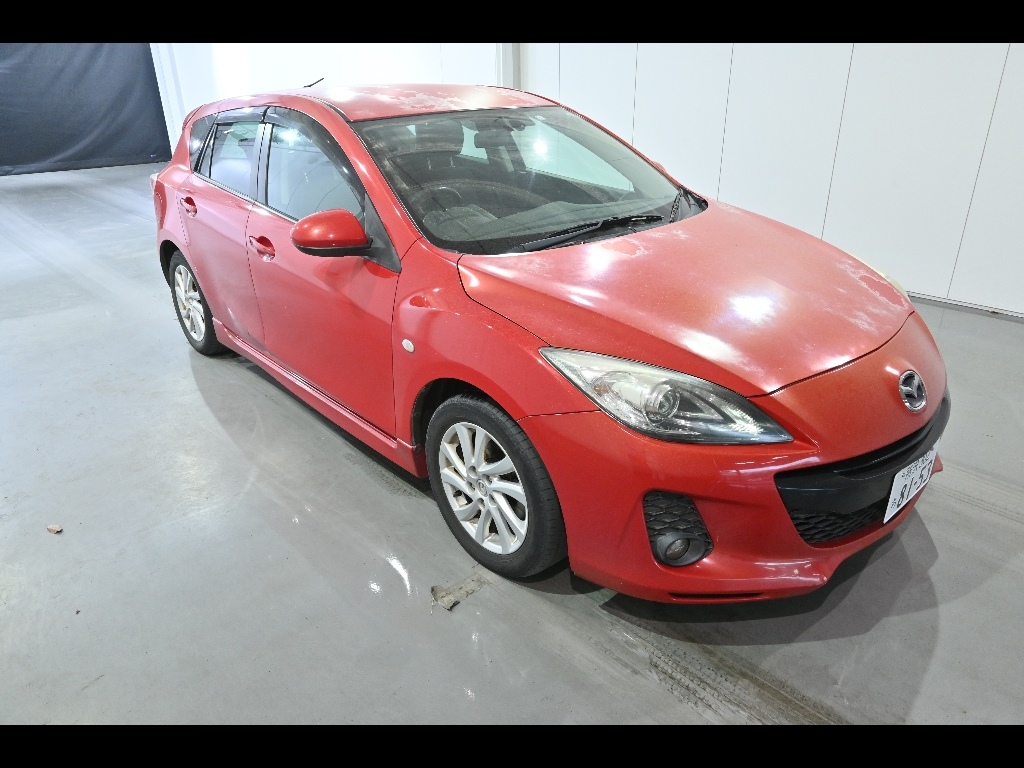 MAZDA AXELA