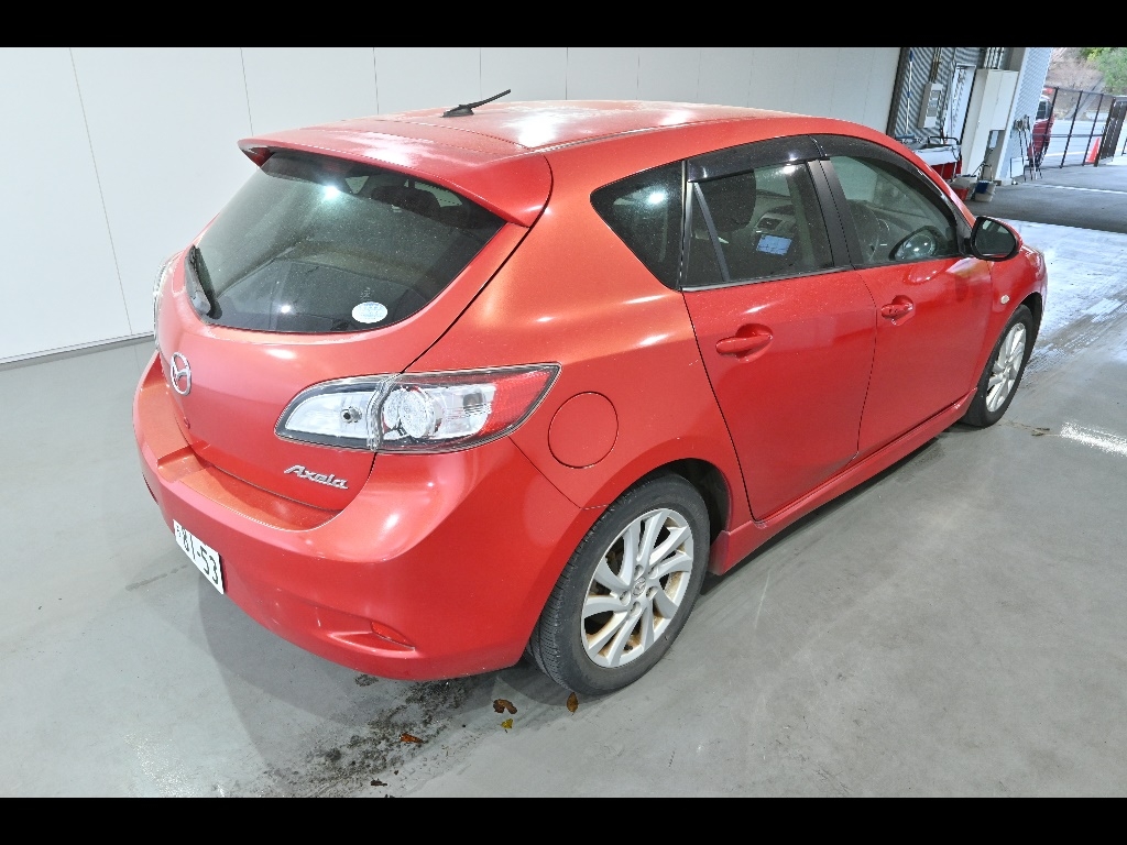 MAZDA AXELA