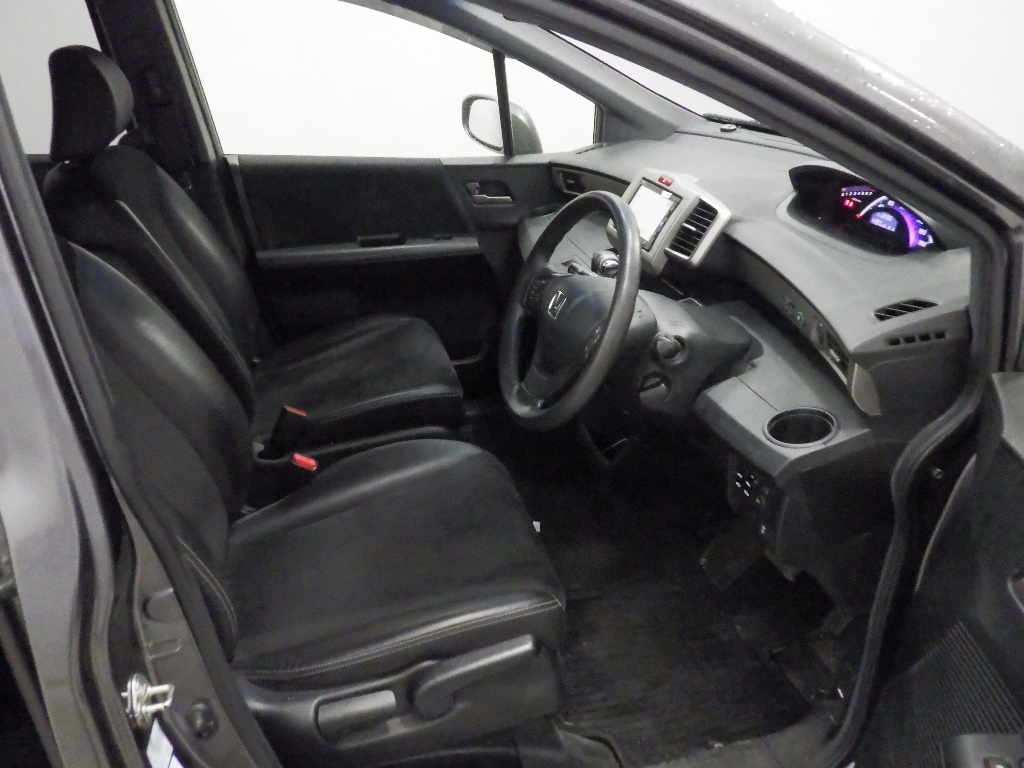HONDA FREED SPIKE