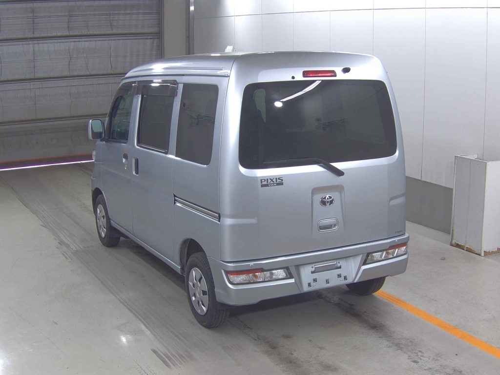 TOYOTA PIXIS VAN