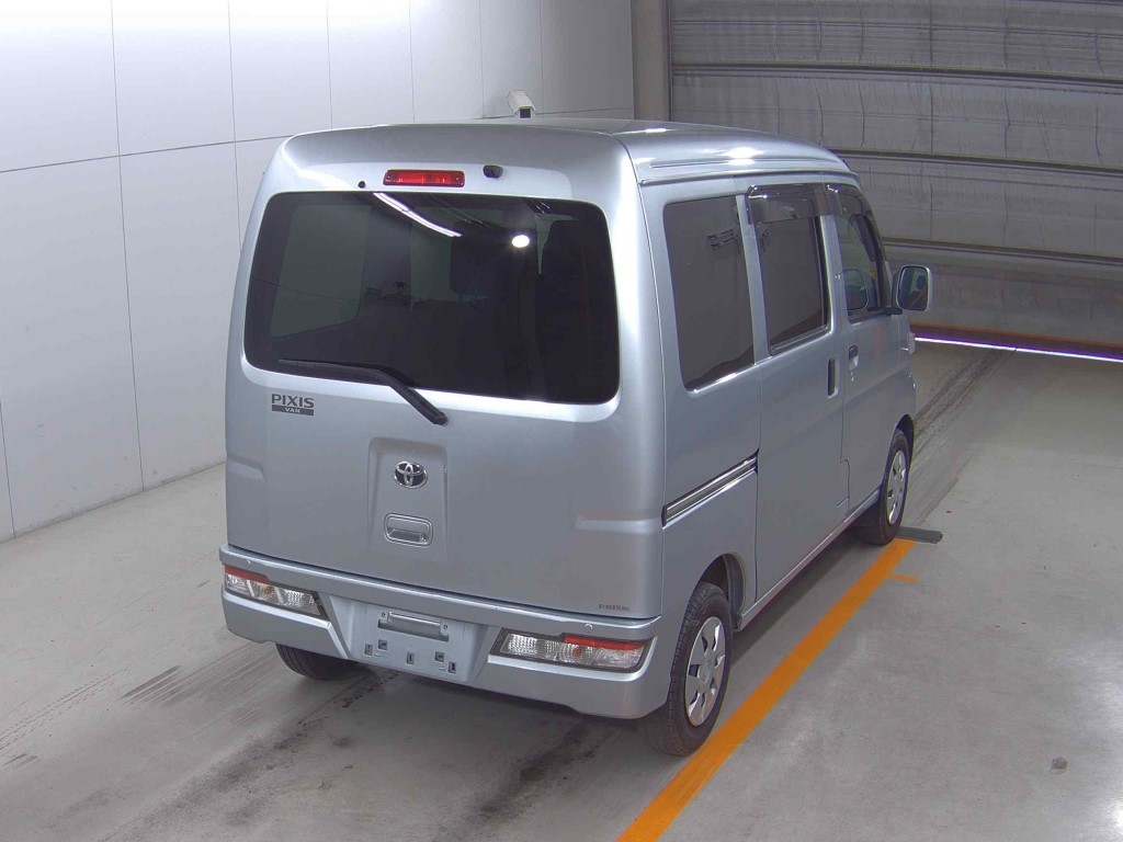 TOYOTA PIXIS VAN