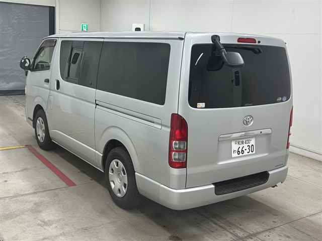 TOYOTA REGIUS ACE