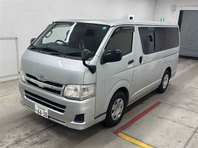 TOYOTA REGIUS ACE