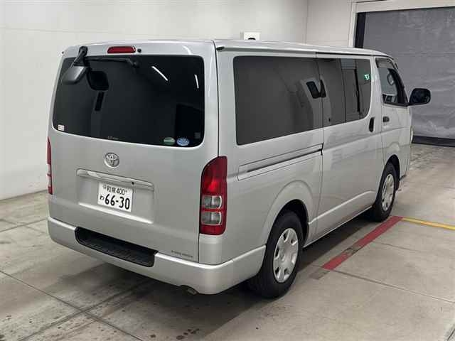TOYOTA REGIUS ACE
