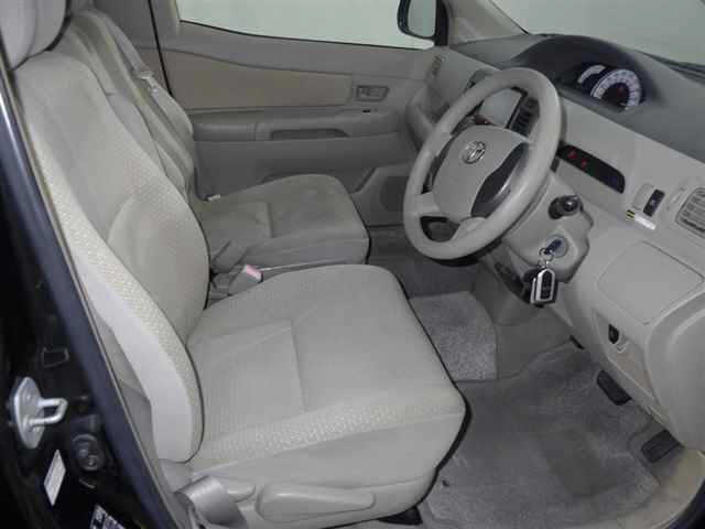 TOYOTA RAUM