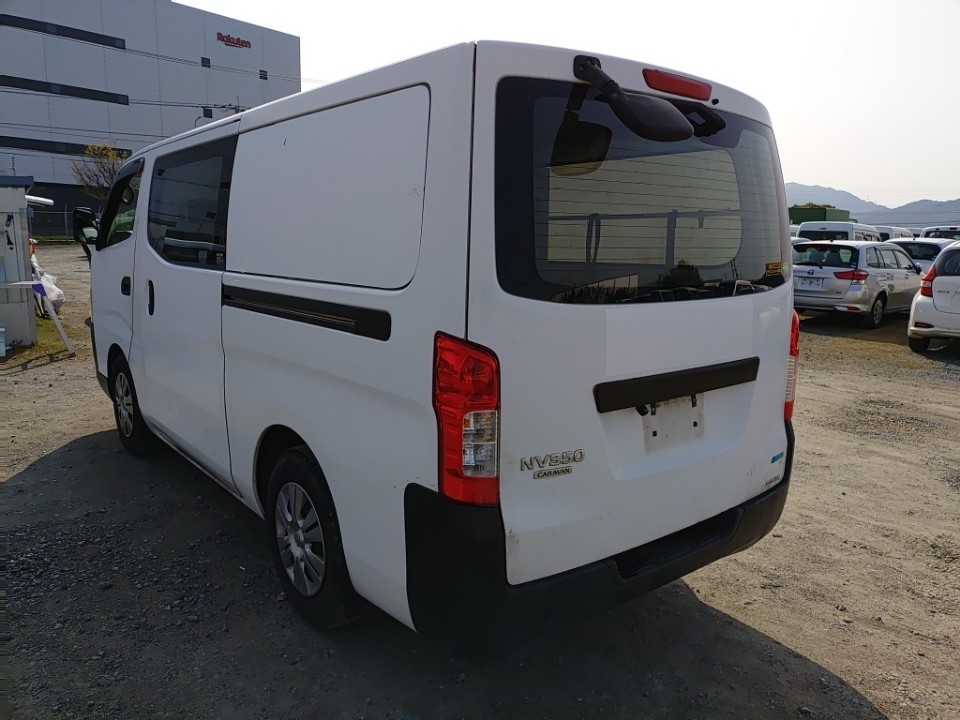 NISSAN NV350 CARAVAN