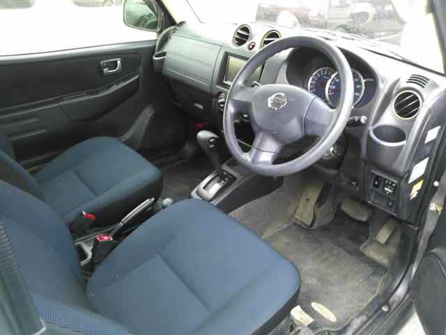 NISSAN KIX