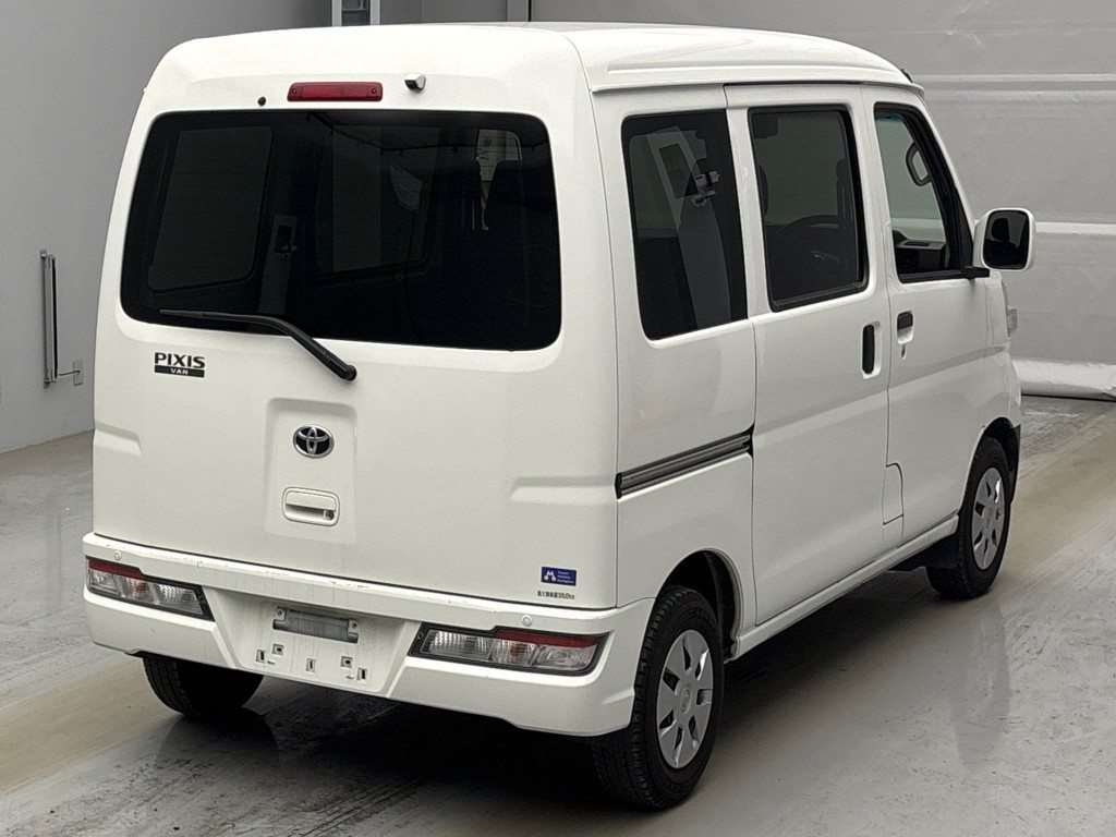 TOYOTA PIXIS VAN