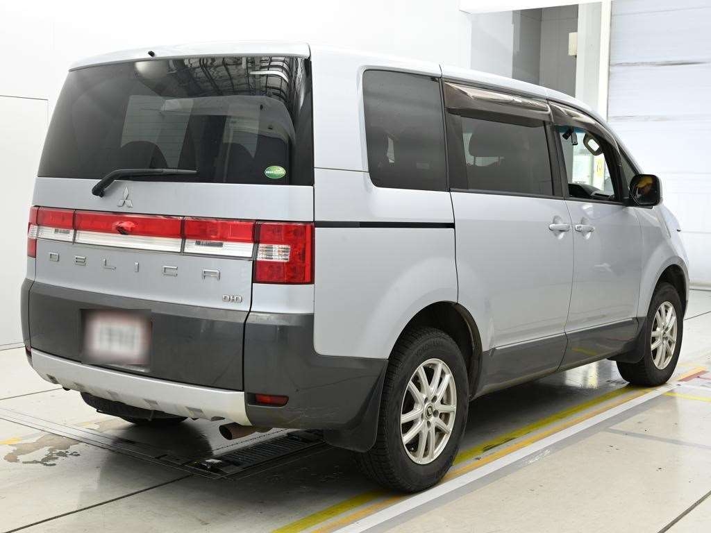 MITSUBISHI DELICA D:5