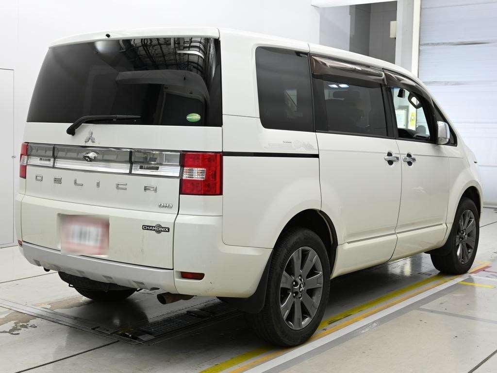 MITSUBISHI DELICA D:5