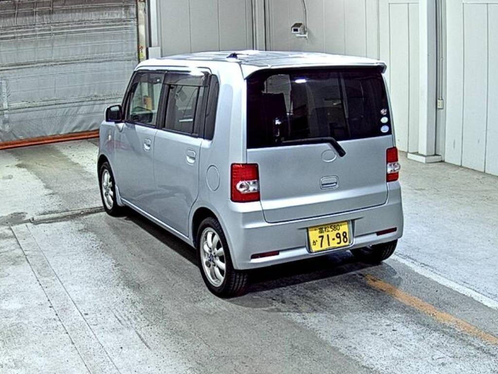 TOYOTA PIXIS SPACE