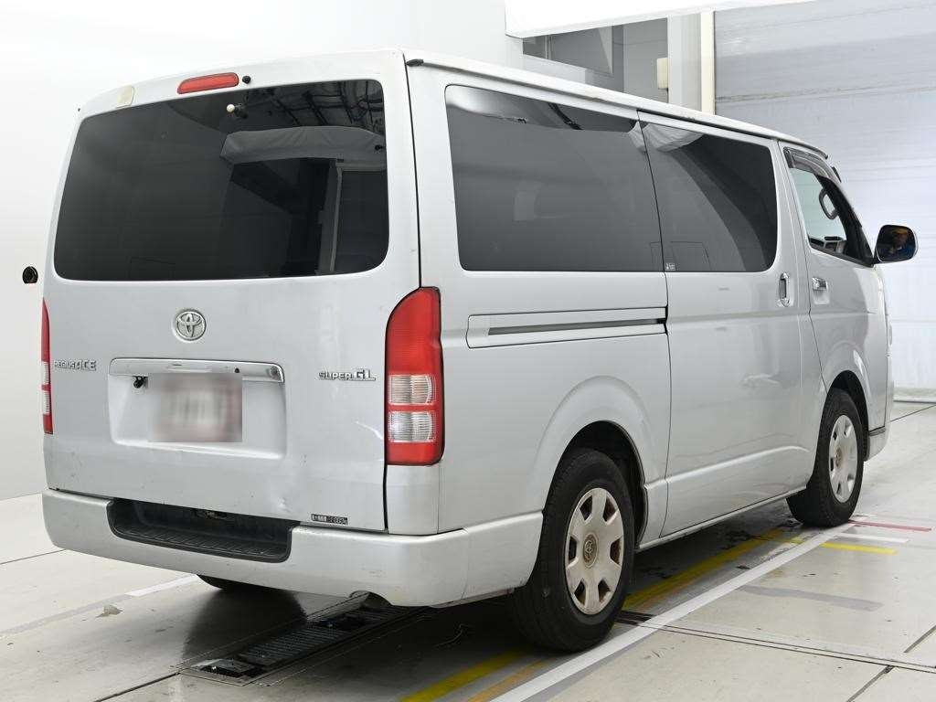 TOYOTA REGIUS ACE