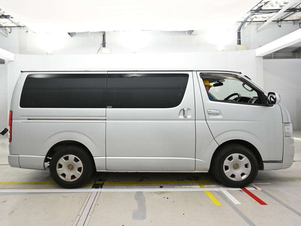 TOYOTA REGIUS ACE