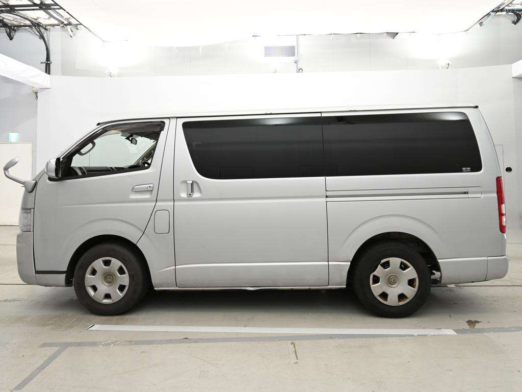 TOYOTA REGIUS ACE
