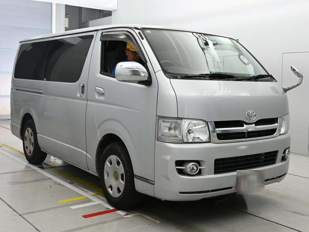 TOYOTA REGIUS ACE