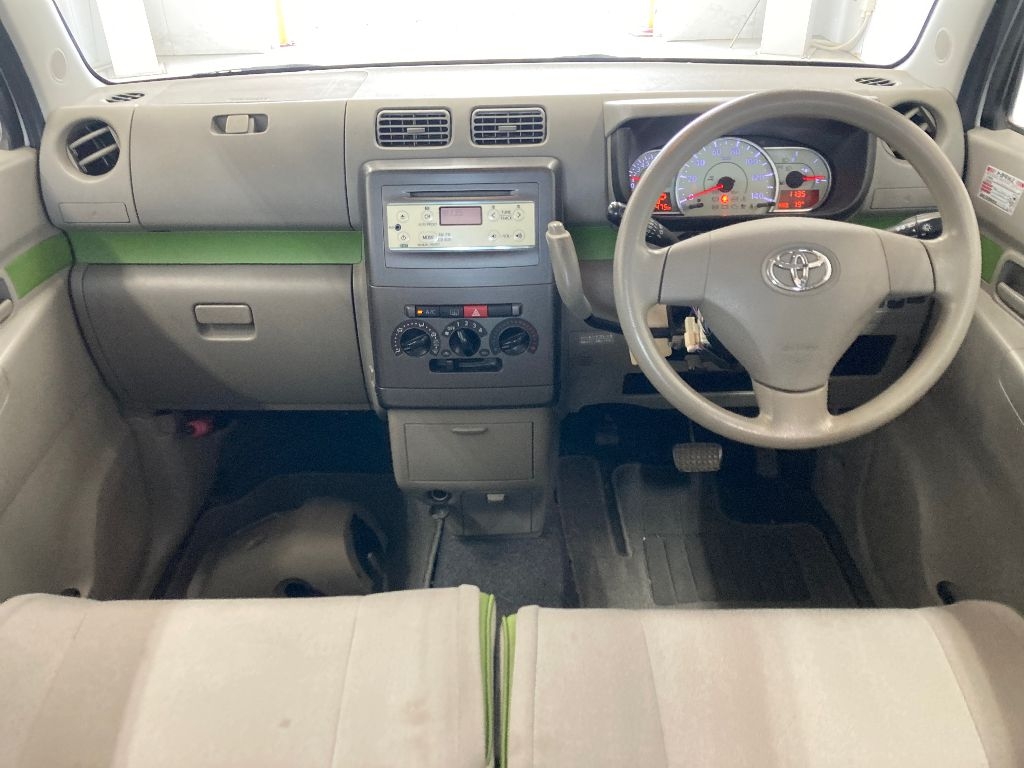 TOYOTA PIXIS SPACE