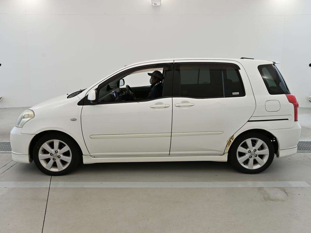 TOYOTA RAUM